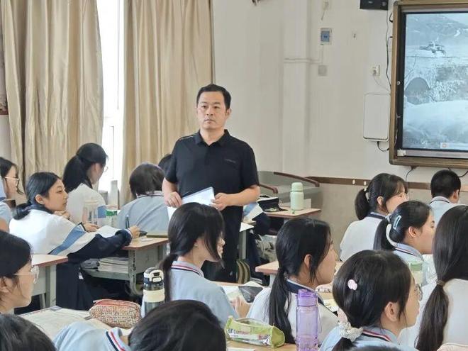 筑牢安全防线 呵护青春花蕾——西安市第七十一中学管制刀具专项安全检查活动