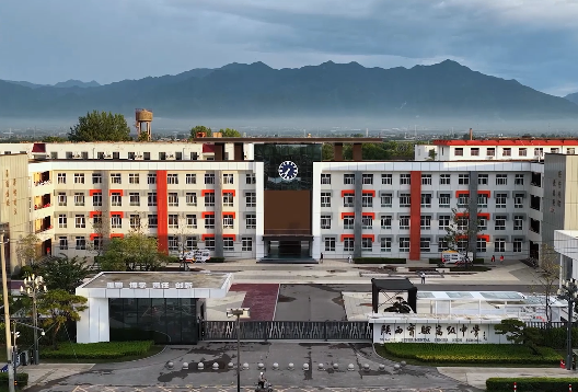 校长来了——陕西实验高级中学副校长 郑毅