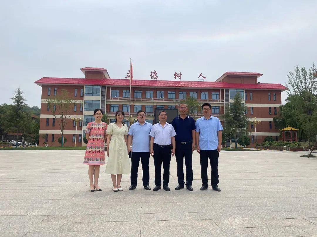 聚焦新课改难题，共探教学创新路 ——华清中学赴长安八中开展示范课教学研讨活动