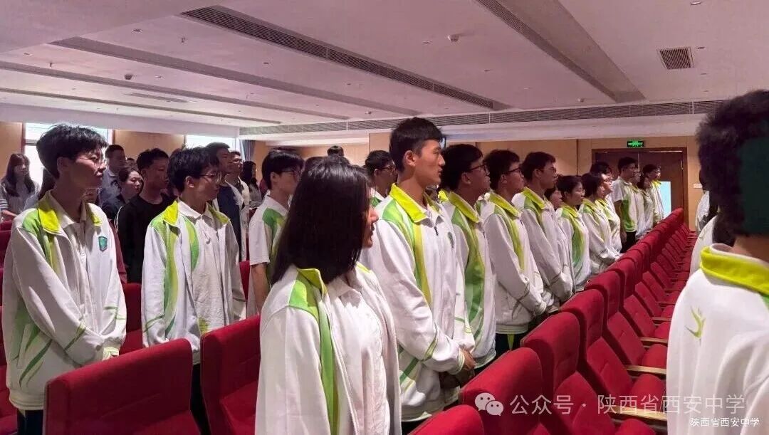 升国旗.JPG