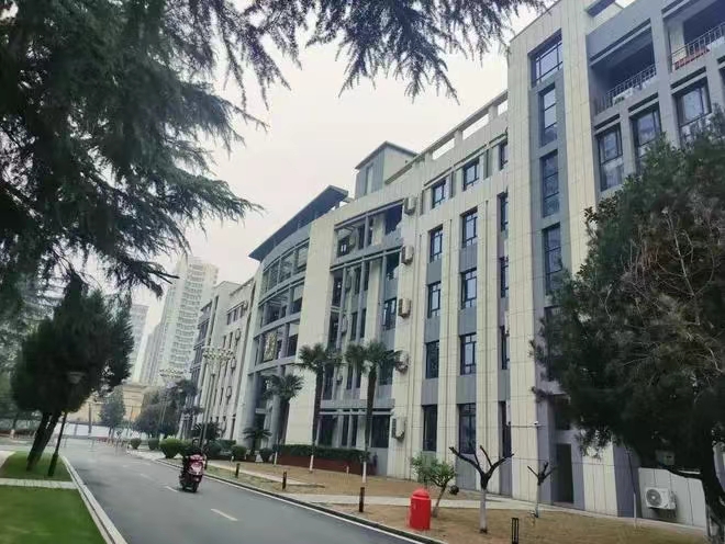 鄠邑区第一中学如何资助贫困学生？