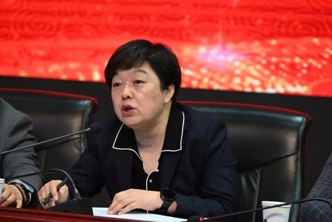 鲁校长.JPG
