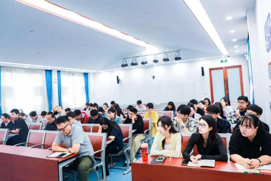 双中心协同发力 教学管理提质增效丨西安思源中学召开学科中心与年级中心联合会议
